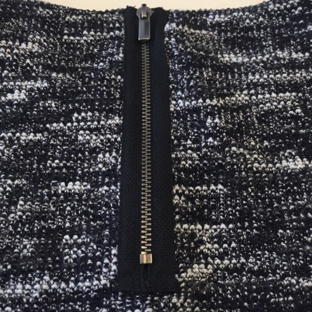 Top with Ruffle Sleeves - Picture 5 of 5
